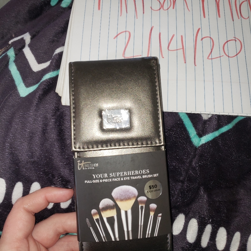 It Brushes
